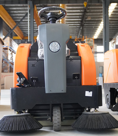 榮事達(dá)DS120掃地車 榮事達(dá)DS120掃地車.jpg