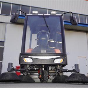 榮事達駕駛式掃地機 榮事達駕駛式掃地機.jpg