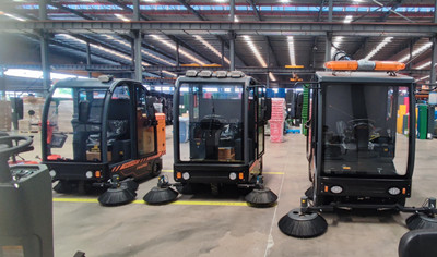 選擇工業(yè)掃地機(jī)時(shí)需要注意的問(wèn)題 選擇工業(yè)掃地機(jī)時(shí)需要注意的問(wèn)題.jpg